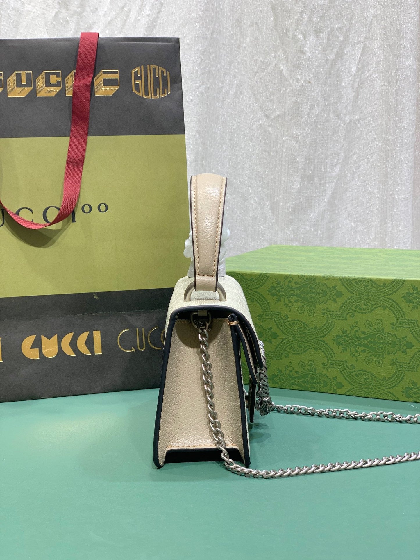 Chic & Stylish Bags