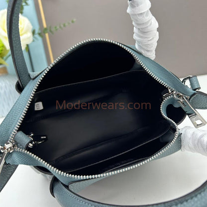 Chic & Stylish Bags