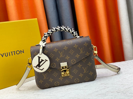 Chic & Stylish Bags