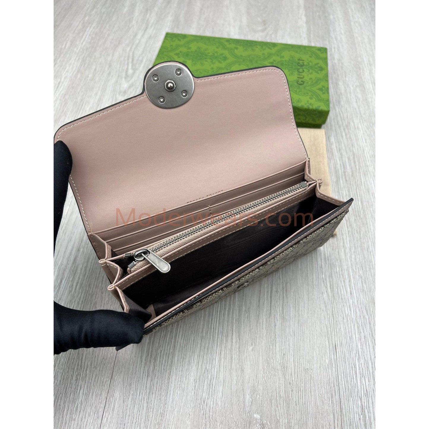 Chic & Stylish Bags