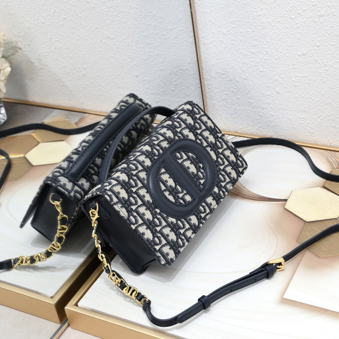 Chic & Stylish Bags