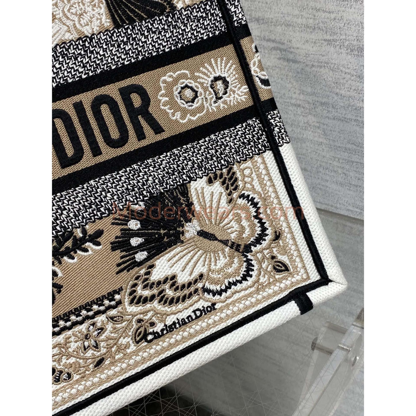 Chic & Stylish Bags