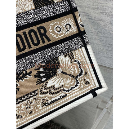 Chic & Stylish Bags