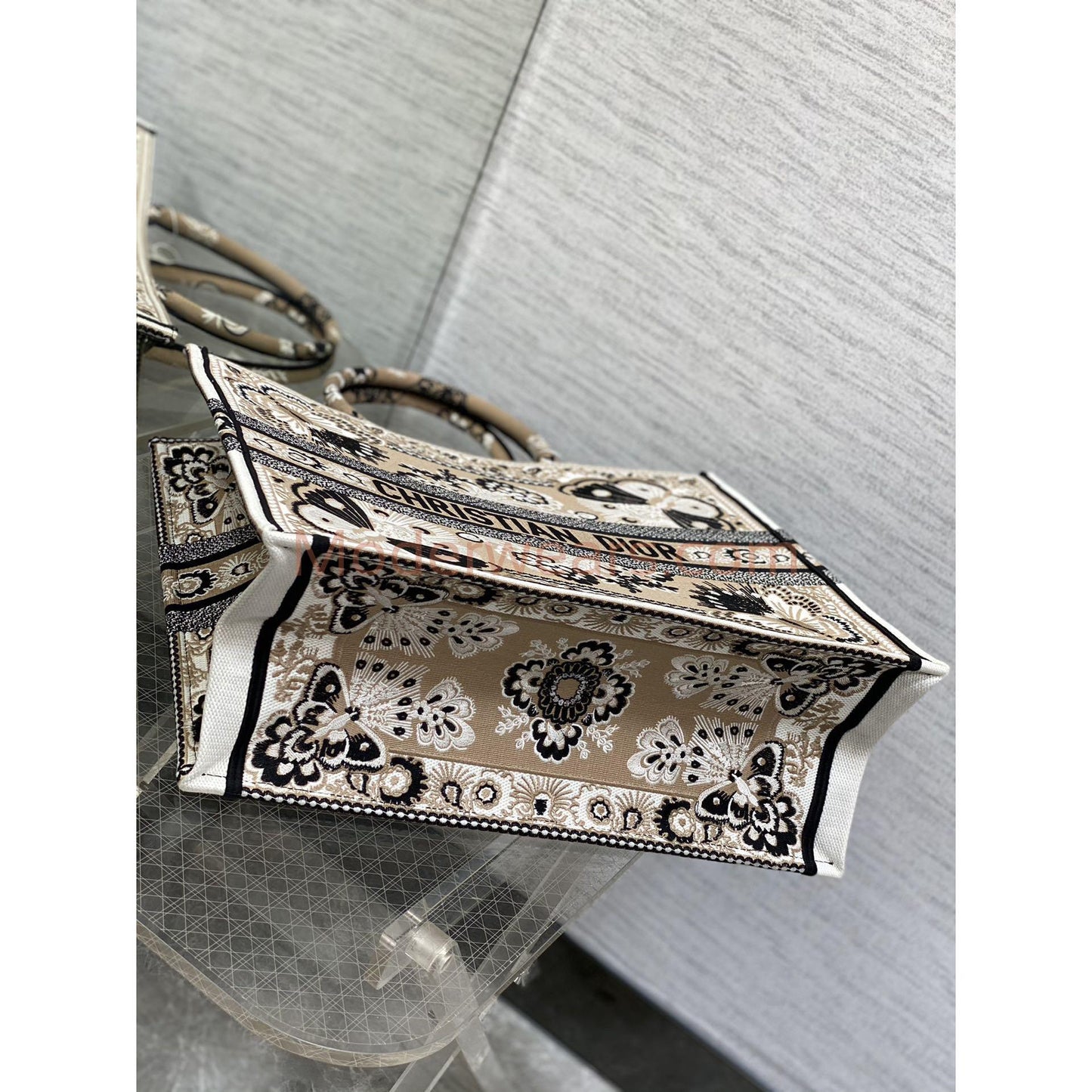 Chic & Stylish Bags