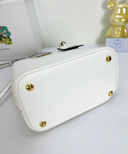 Chic & Stylish Bags