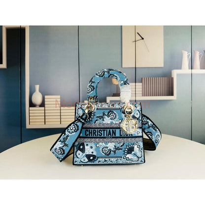 Chic & Stylish Bags