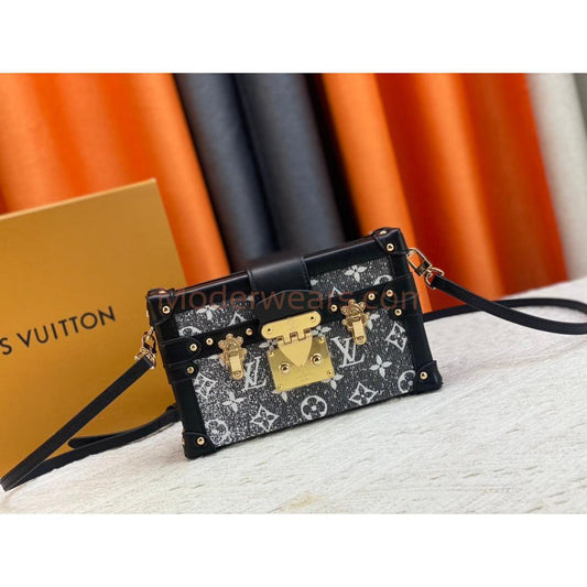 Chic & Stylish Bags