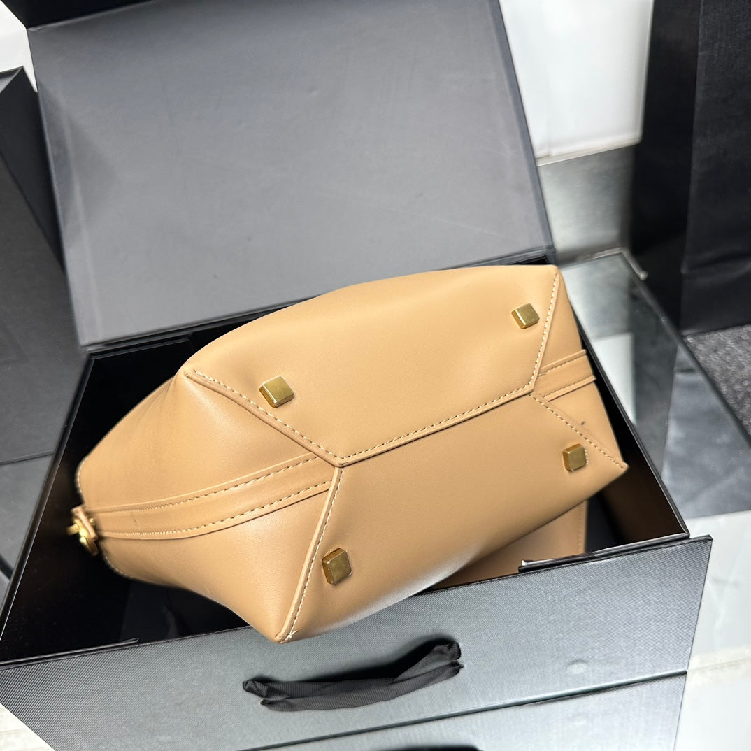 Chic & Stylish Bags
