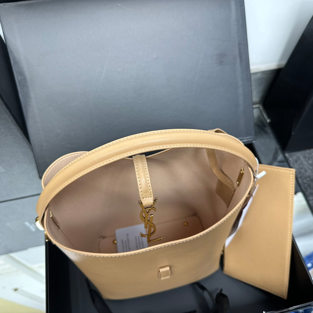 Chic & Stylish Bags