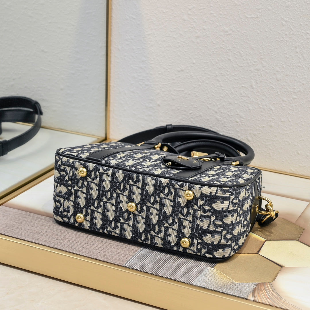 Chic & Stylish Bags