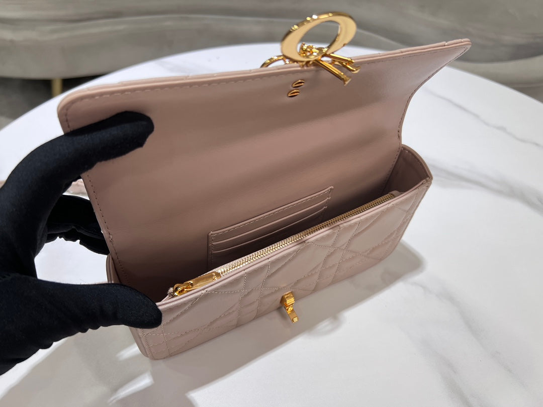 Chic & Stylish Bags