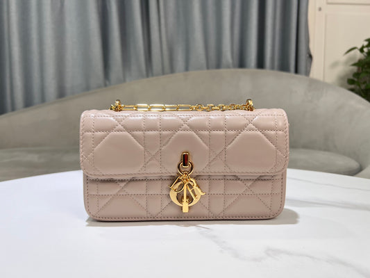 Chic & Stylish Bags