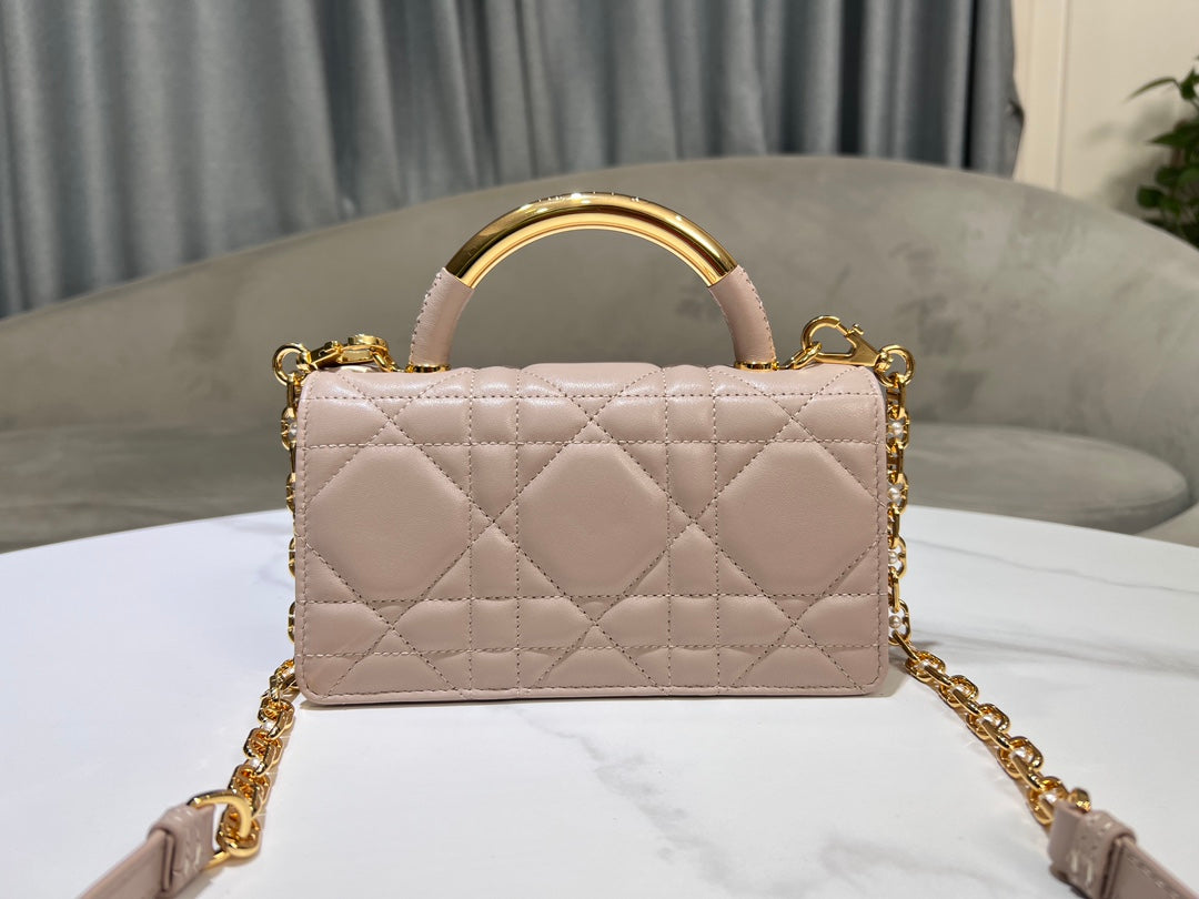 Chic & Stylish Bags
