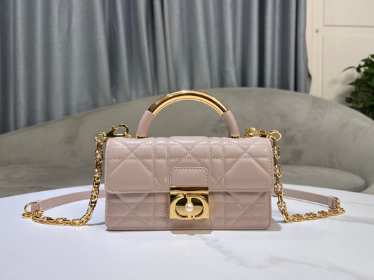 Chic & Stylish Bags