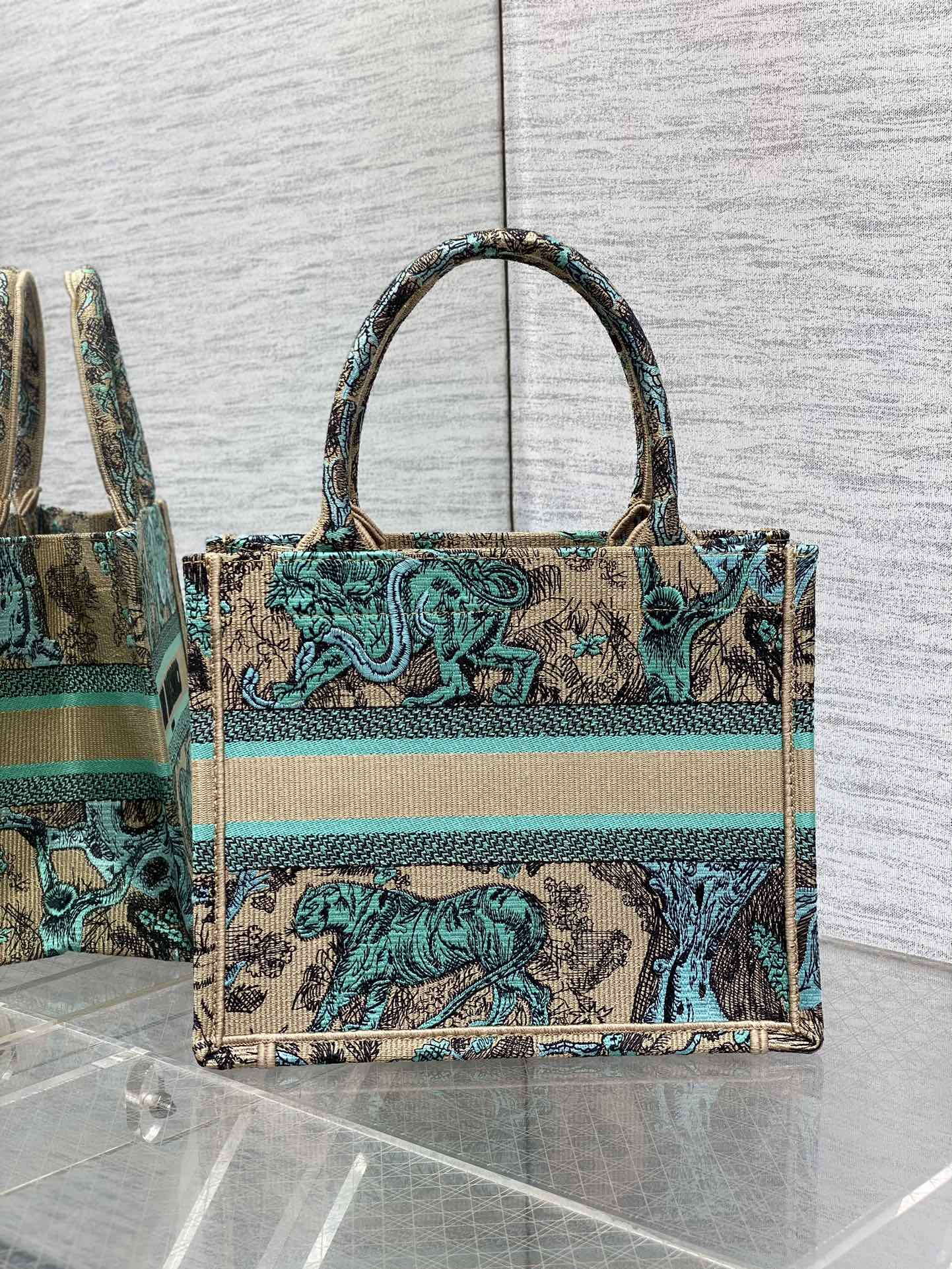 Chic & Stylish Bags