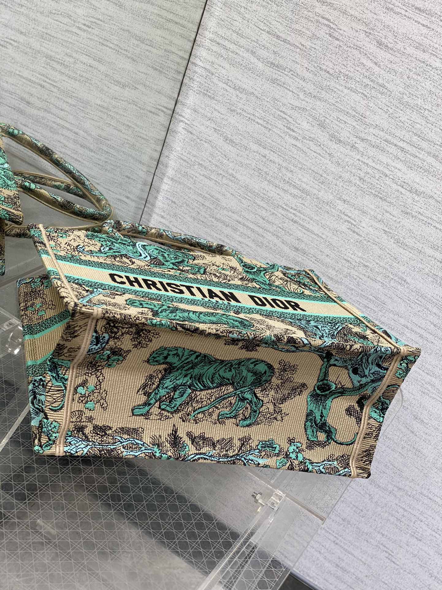 Chic & Stylish Bags