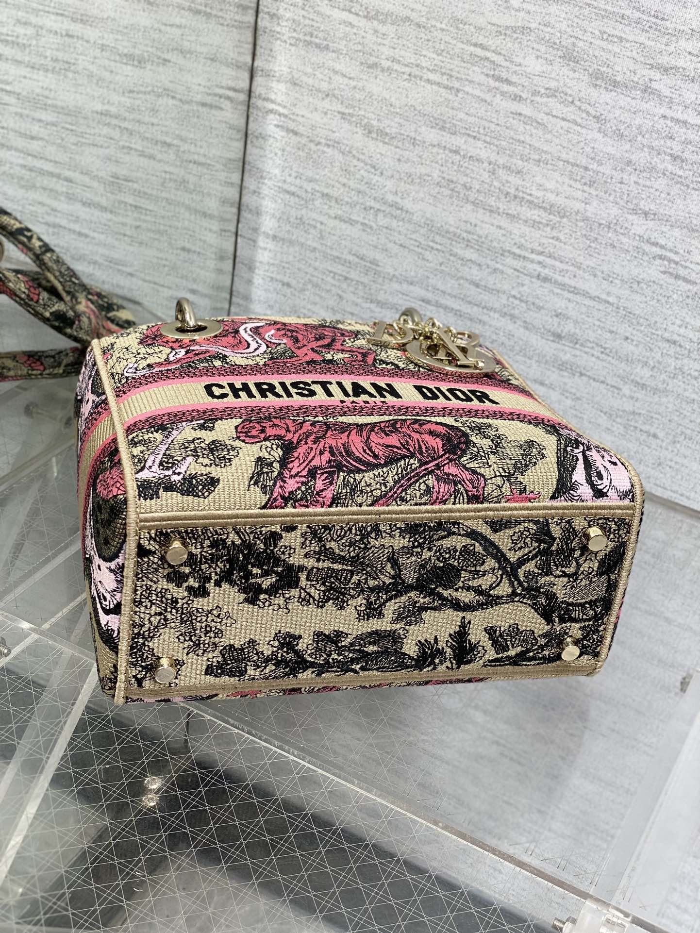 Chic & Stylish Bags