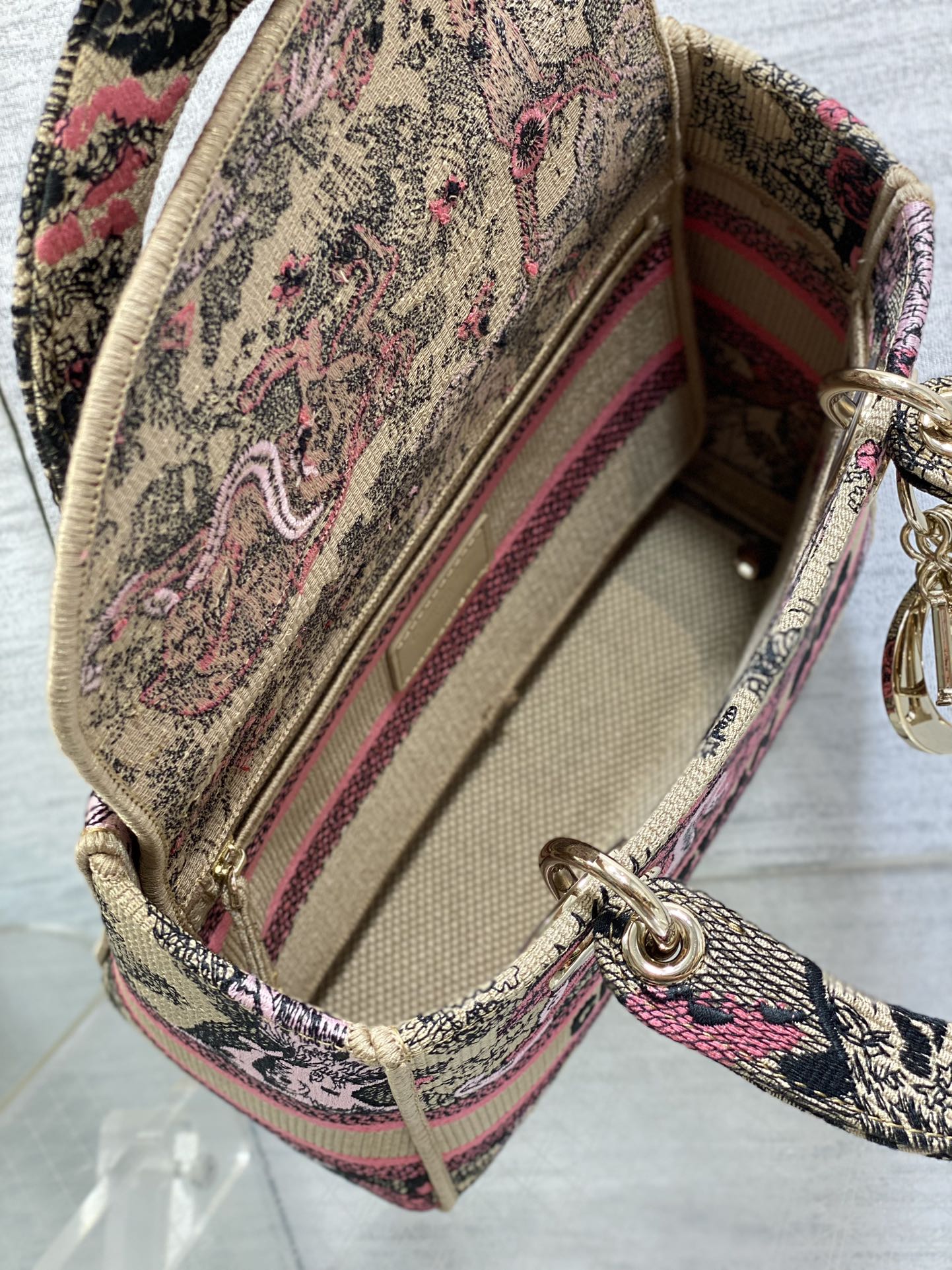 Chic & Stylish Bags
