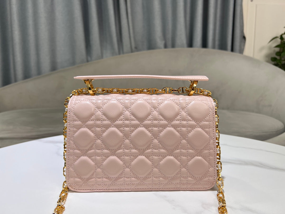 Chic & Stylish Bags