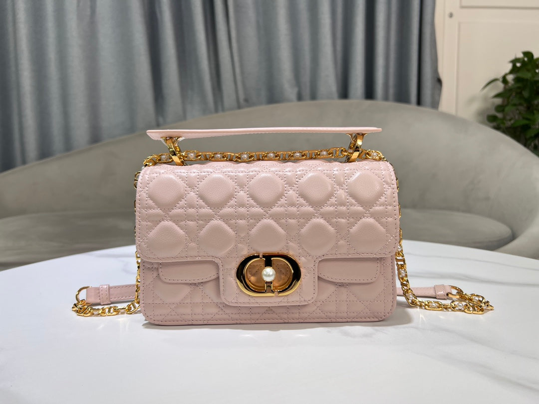 Chic & Stylish Bags