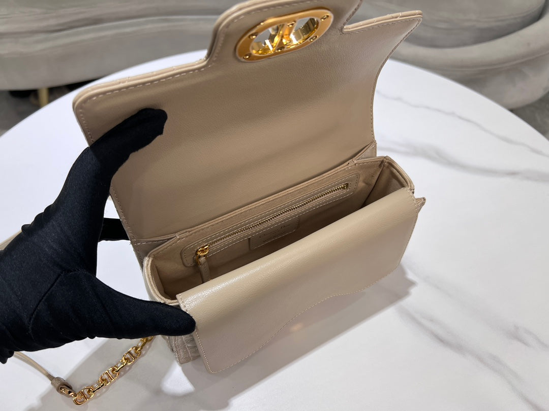 Chic & Stylish Bags