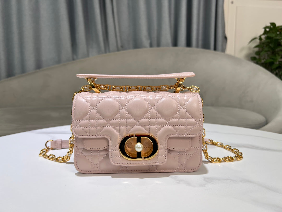 Chic & Stylish Bags