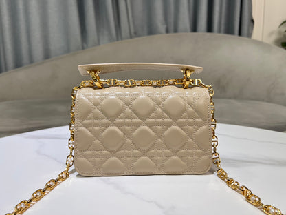 Chic & Stylish Bags