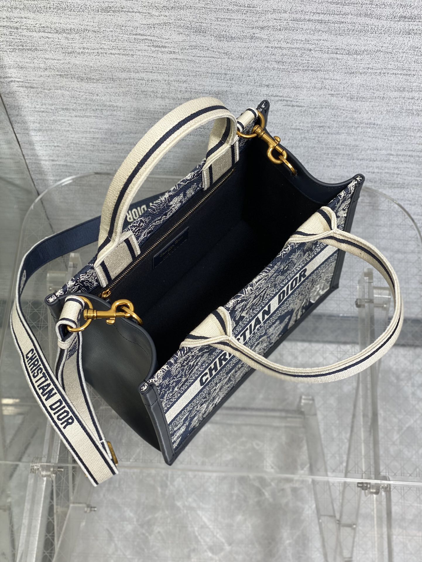 Chic & Stylish Bags