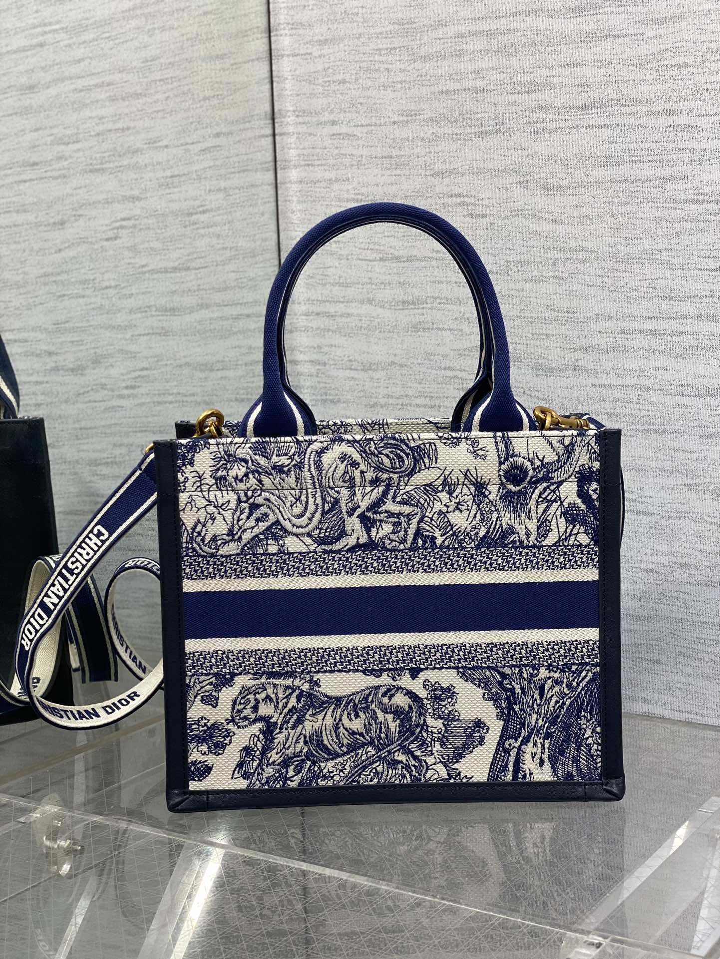 Chic & Stylish Bags