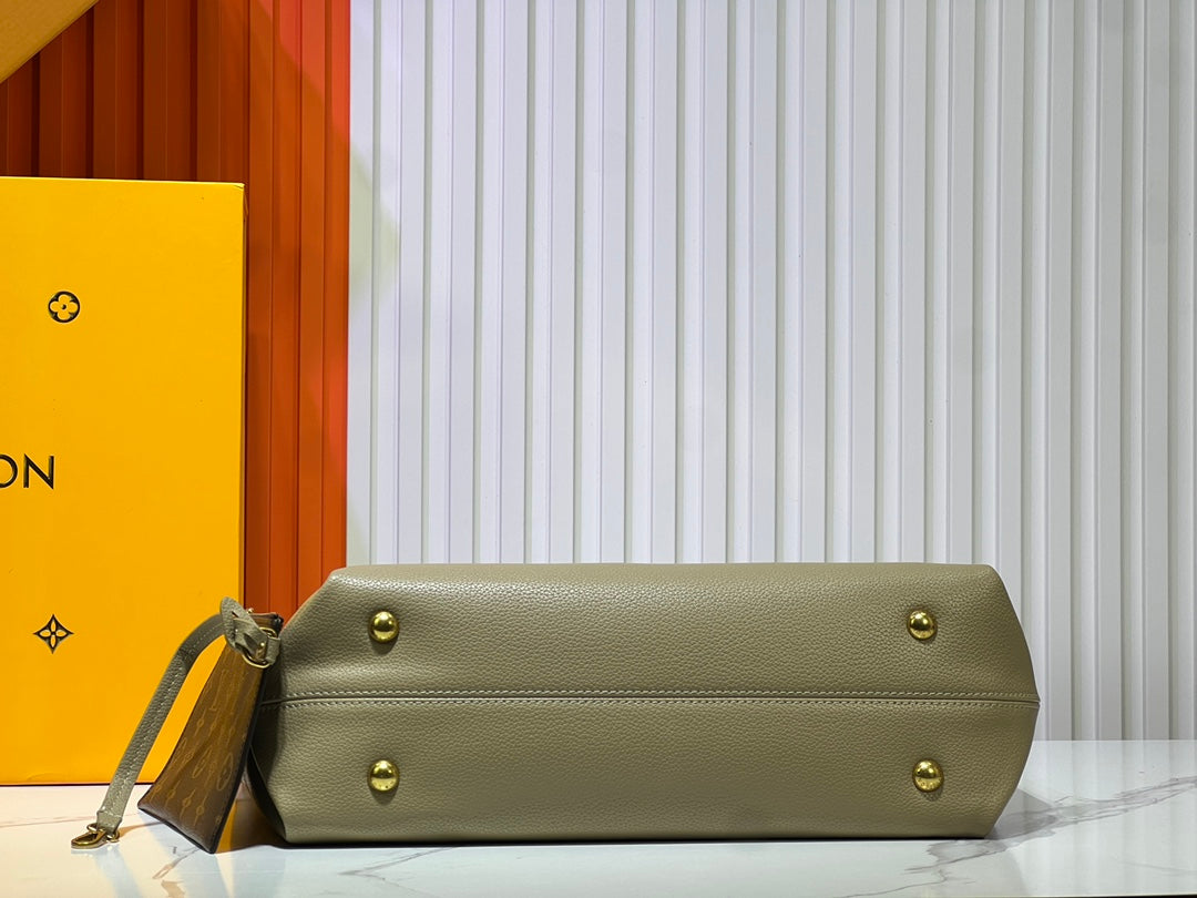 Chic & Stylish Bags