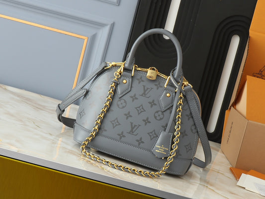 Chic & Stylish Bags