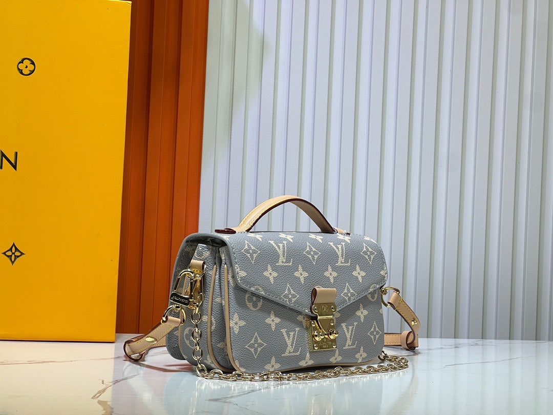 Chic & Stylish Bags