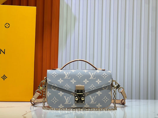 Chic & Stylish Bags