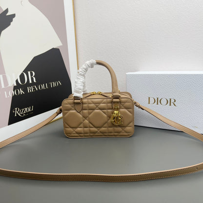 Chic & Stylish Bags