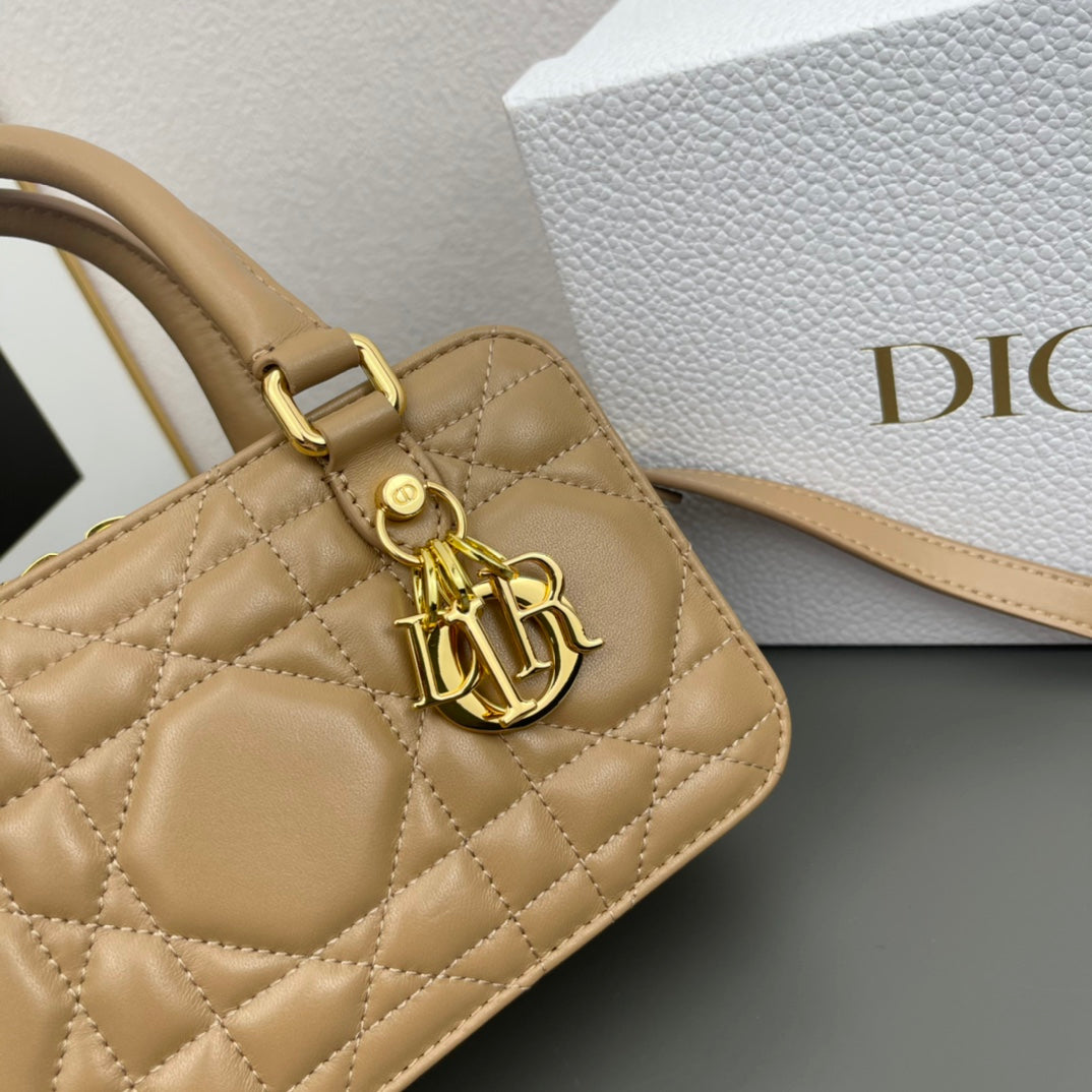 Chic & Stylish Bags