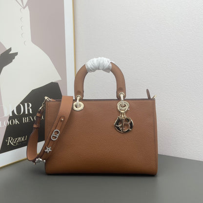 Chic & Stylish Bags