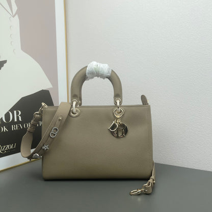 Chic & Stylish Bags