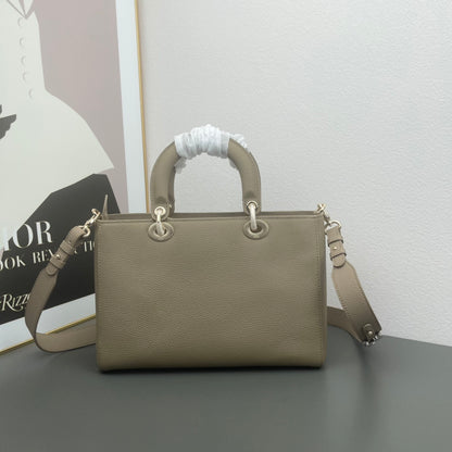 Chic & Stylish Bags