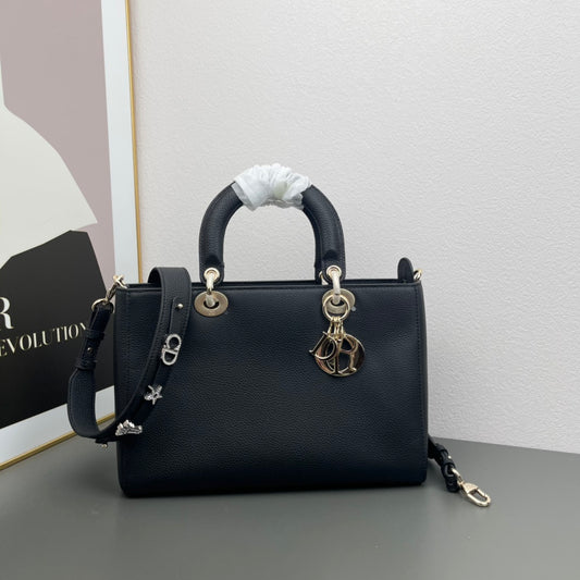 Chic & Stylish Bags