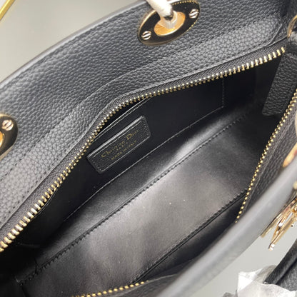 Chic & Stylish Bags
