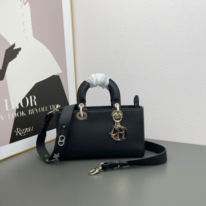 Chic & Stylish Bags