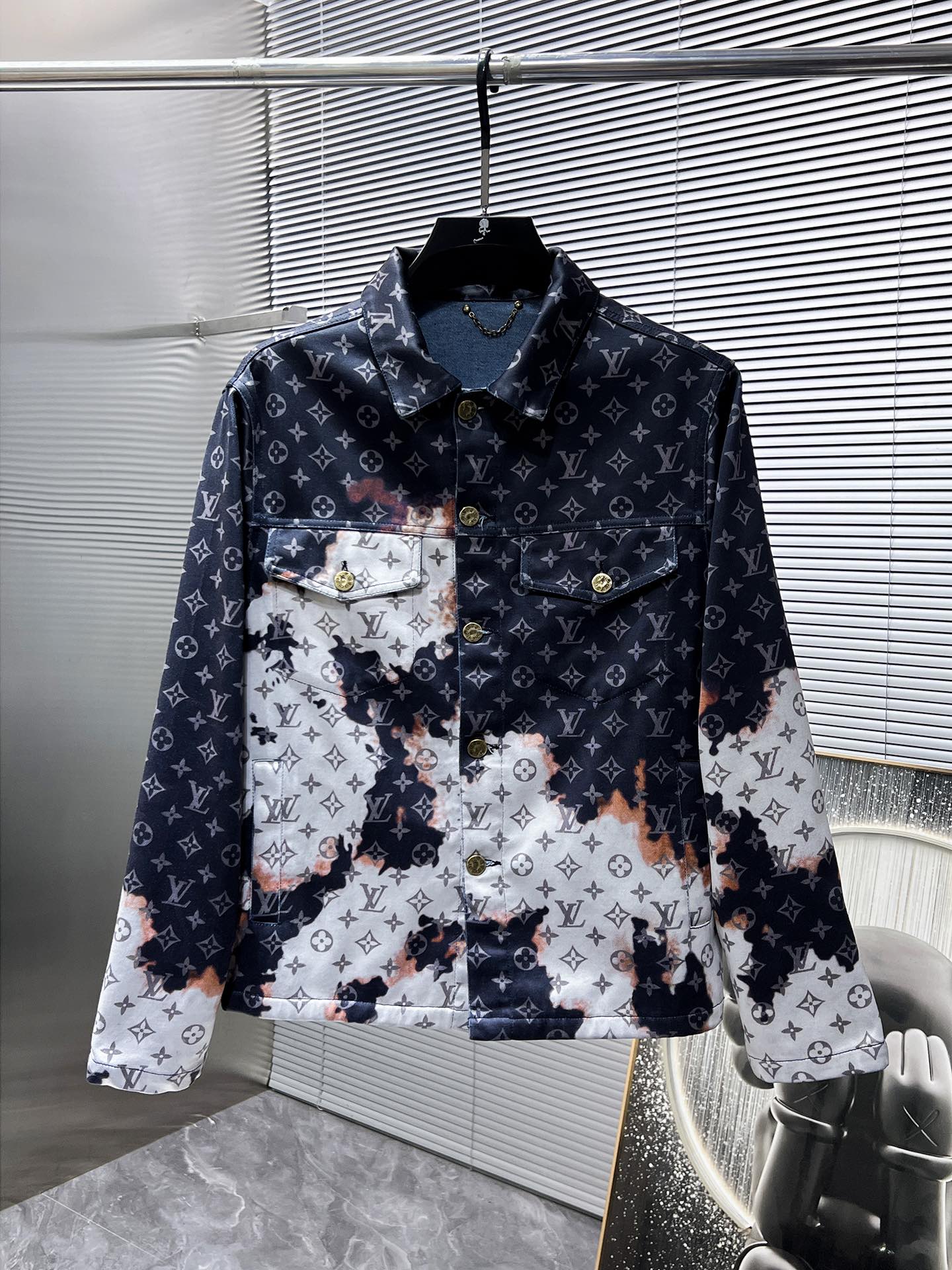 MINIMALIST STREET STYLE