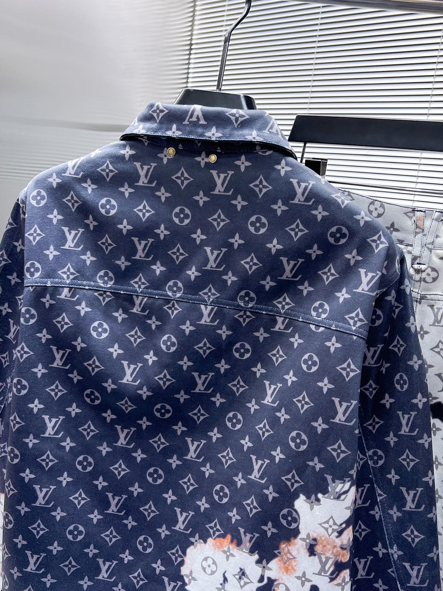 MINIMALIST STREET STYLE