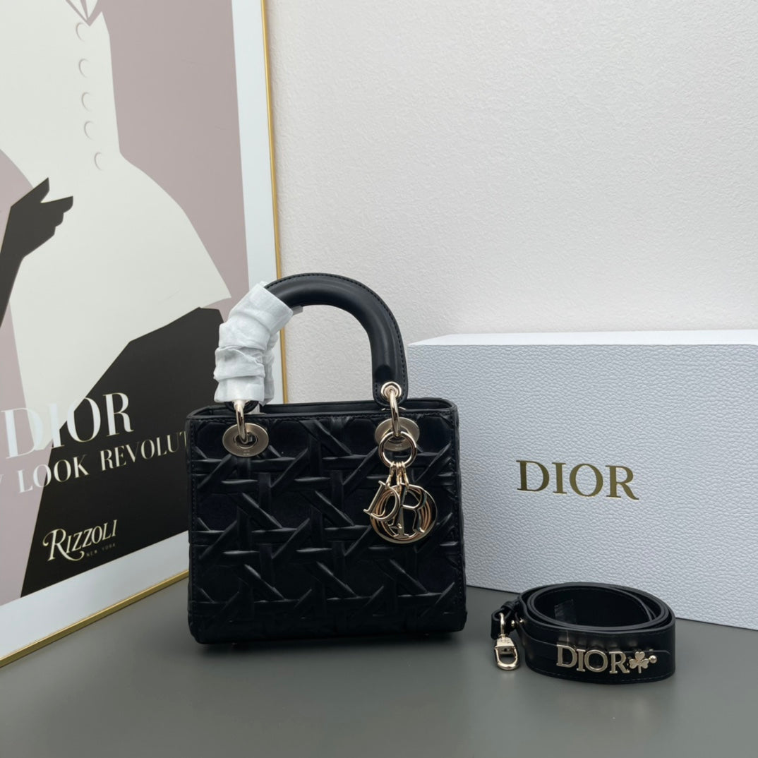 Chic & Stylish Bags