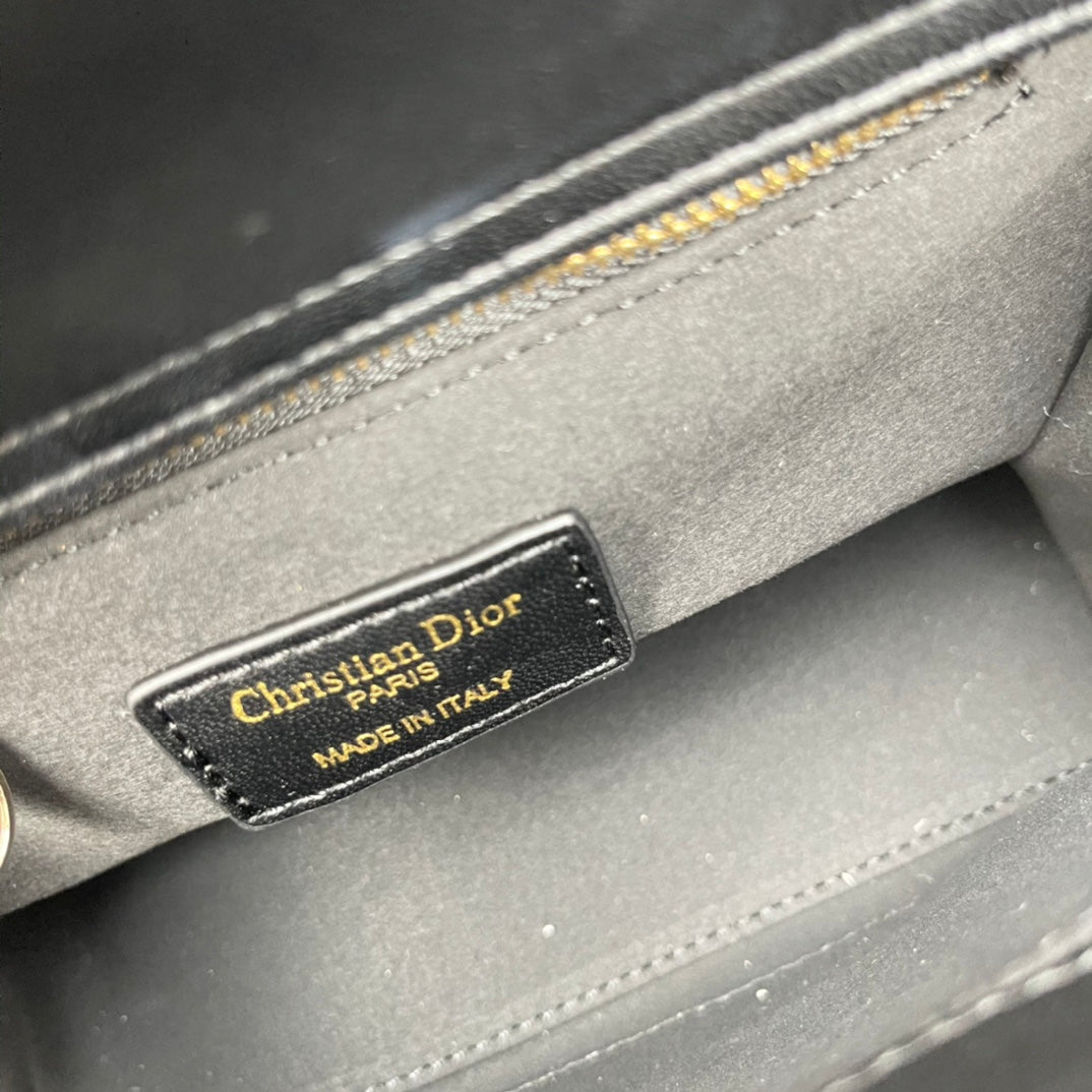 Chic & Stylish Bags