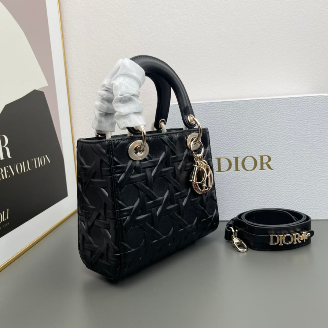 Chic & Stylish Bags