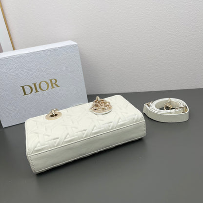 Chic & Stylish Bags