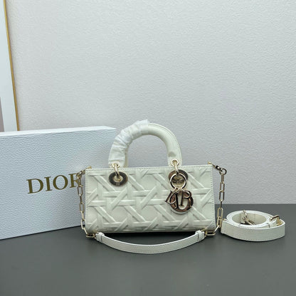 Chic & Stylish Bags