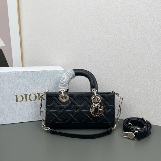 Chic & Stylish Bags