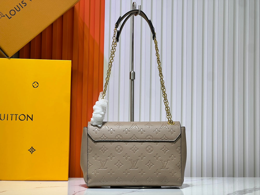 Chic & Stylish Bags